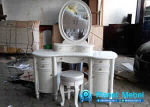 Meja Rias Warna Putih Chamonic Terbaru